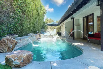 Image de New! Private Oasis W Pool, Outdoor Bbq & Gameroom! !