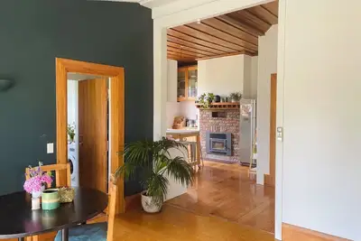 Image de Beautiful Havelock North Country Cottage on Organic Orchard. Pet friendly.