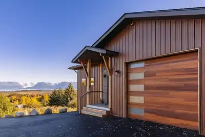 Image de Lakeshore Lodging Inlet View Home