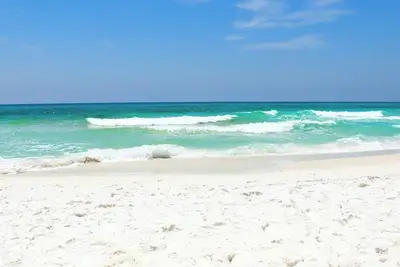 Image de Luxury 2 Bed- 80\" Tv- Pet Friendly- 3 mi. to Johnson Beach