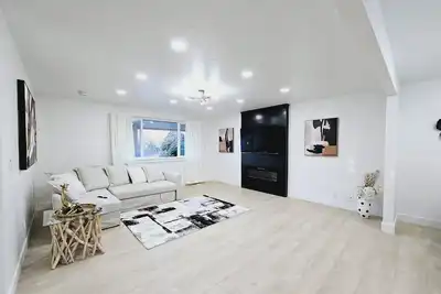 Image de Luxury Retreat Near Mountains for Skiing/Hiking & Ev Charger