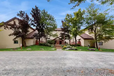 Image de Mountain view condo, fireplace, wifi, hot tub, pool, sauna, tennis, shuttle
