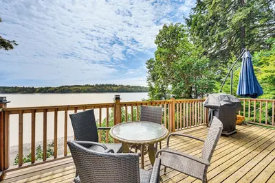 Image de Serene Shelton Sanctuary w/ Private Beach & Kayaks