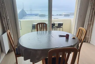 A 10 m de la digue, suivez le Tour de France depuis le balcon