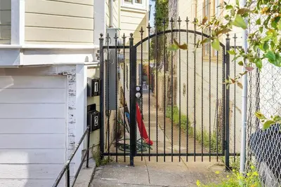 Image de 1br w/ Parking • Quiet Retreat • Central Oakland