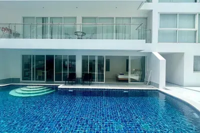 Image de B14 Accès à la piscine Vue partielle sur la mer 2 chambres 1 salle de bain à Karon