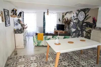 Image de Agréable Maison de ville avec extérieur