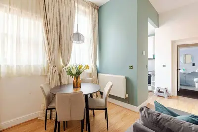 Image de Stylish Flat in Central Location with free parking.