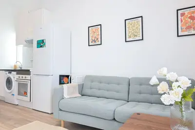 Image de Amplio y luminoso apartamento de tres dormitorios en Vallecas Pas4c3a