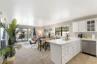 Image de Modern Branson Escape • Walk-In Level • Golf Views + Pool Access • Ticket & Golf Discounts!