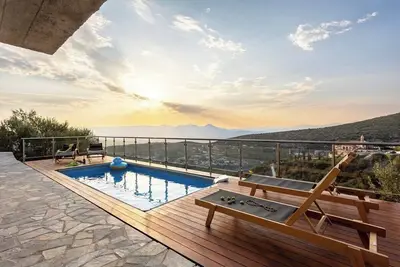 Image de Martinia Pool Escape - Tragos Panoramic Views