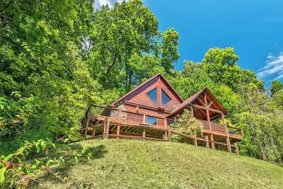 Image de One of a kind Luxury Lakeside Treehouse at Watauga Lake