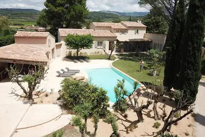 Image de Fantastic private villa with heated saltwater pool in Provence