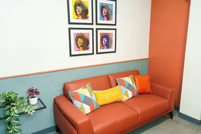 Image de Queen Bee @ Somos Hotel