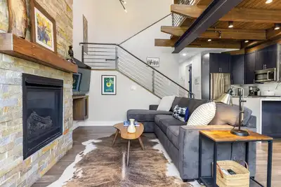 Stunning Custom Retreat on Keystone Lake