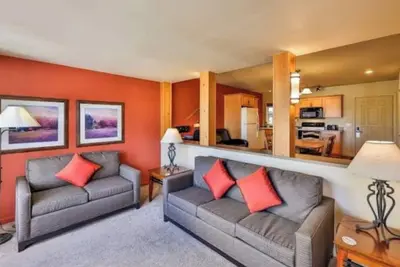 Image de Mountain getaway wi-fi pvt hot tub, ski in-ski out! 62