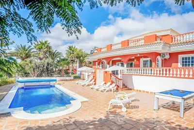 Image de Villa Oleada - Quatre Chambres Villa, Couchages 8