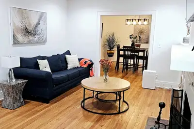 Charming 3-bedroom apartment within 5 minutes of  Su, Le Moyne, and Hospitals