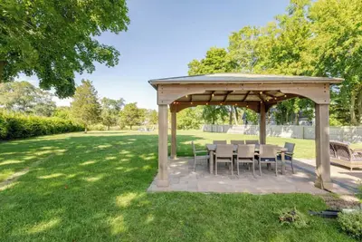 Image de Charming waterfront, 3-bedroom house on Goose Creek in welcoming Southold