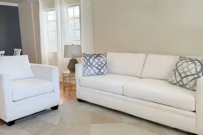 Image de Stylish 2br Home in La close to, Universal Studios, Dodgers; And Private Parking