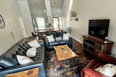 Image de Peaceful condo by the lake\n\n