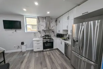 Image de 2br 1 king 1 Queen with parking 3 Gbps internet