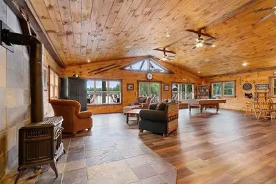 Image de Charming Lakefront Cabin with Private Dock & Gorgeous Views