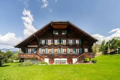 Image de A real swiss home Minutes from the center of Beautiful Gstaad Saanenland Region