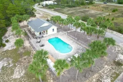 Image de Flipping Flounder Pet Friendly Pool access Monthly Rate March and April $1, 600