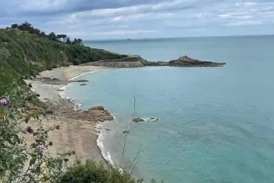 Élégante dépendance T3 vue mer et accès direct Gr34 - Évasion côtière garantie!