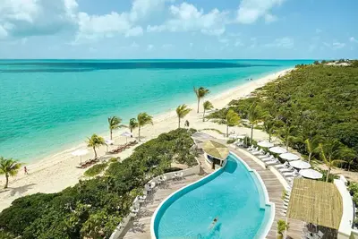 Image de Ultimate Beachfront Retreat Starts Here | Resort w/ Multiple Pools