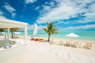 Image de 2br | Ocean Front Suite w/ Living & Dining Area | Private Beach Access