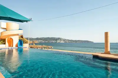 Image de Disfruta de la Comodidad y Elegancia en el Corazón de Acapulco