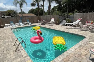 Image de Charming Pool & 4-bedroom house with WiFi and Ac in peaceful Palmetto