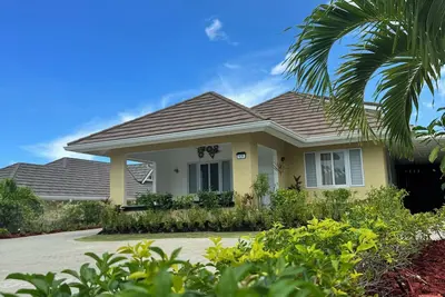 Image de Opal Villa @ The Crest Luxury 4-Bedroom Getaway with Pool & Private Beach Access