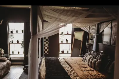 Image de Can’t wait to host you @ Salt&Shroom. \nCome for the comfort, stay for the vibe!