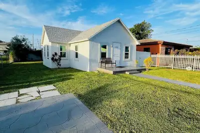 Image de Cozy 2-bedroom house in enjoyable Miami with WiFi, Ac, and close to everything!