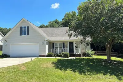 Image de 3-bedroom house in enjoyable Raeford with Ac, WiFi