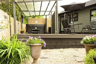 Image de HotTub-Nature-FamilyFriendly-WiFi-Parking