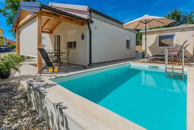 Image de Maison pour la famille avec la piscine Privlaka, Zadar (K-23516)