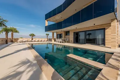 Image de Villa de luxe près de la mer et avec la piscine Privlaka, Zadar (K-23518)