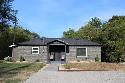 Image de Private, cozy Corner Cottage and updated