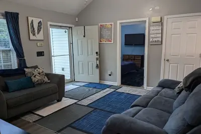 Image de Cozy and fun 3-bedroom house in Charlotte. Close to both uptown & the airport!