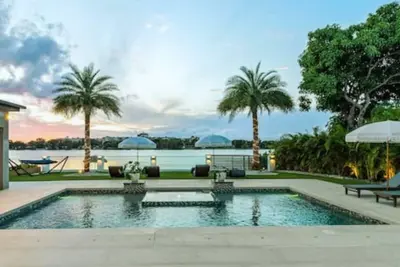 Image de Star Villa | Opulent Waterfront Property