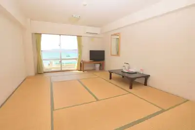 Image de New building ocean view Japanese style room 12 tatami mats with unit bath Dinner and breakfast / Shimajiri-gun Okinawa
