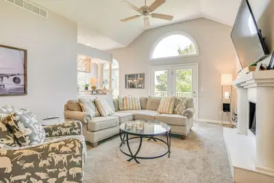 Image de Branson Getaway w/ Pool Access < 4 Mi to 76 Strip!