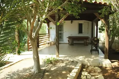 Image de House with garden On beach