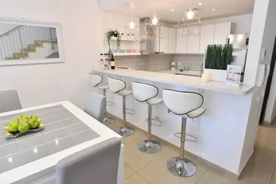 Image de The Monumental: 7 Bedrooms/5. 5 Bathrooms Vacation Rental In City Center