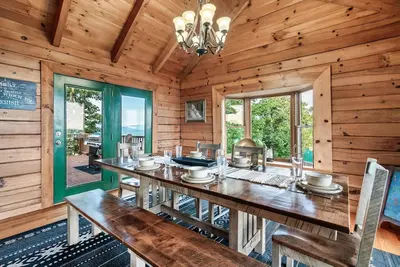 Image de Great Views! Private Hot Tub! Pool Table! Wrap-Around Deck!
