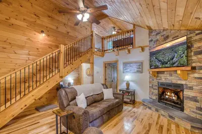 Image de Famtastico - Game room, pets, hot tub, fire pit